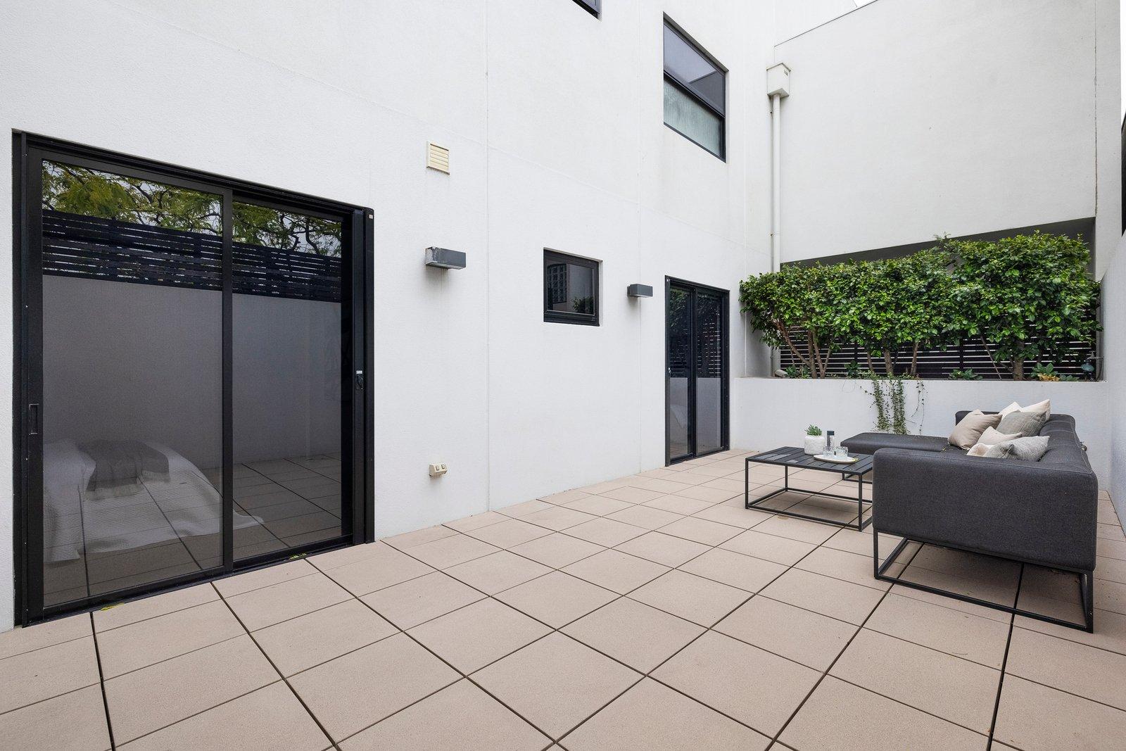 Residence 1/32 Beaconsfield Parade, Albert Park, 3206